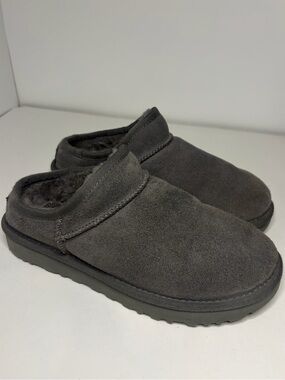 UGG Women’s Classic Slipper bootie Charcoal Gray Women’s size 7